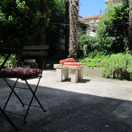 Eufrasiana Apartamento