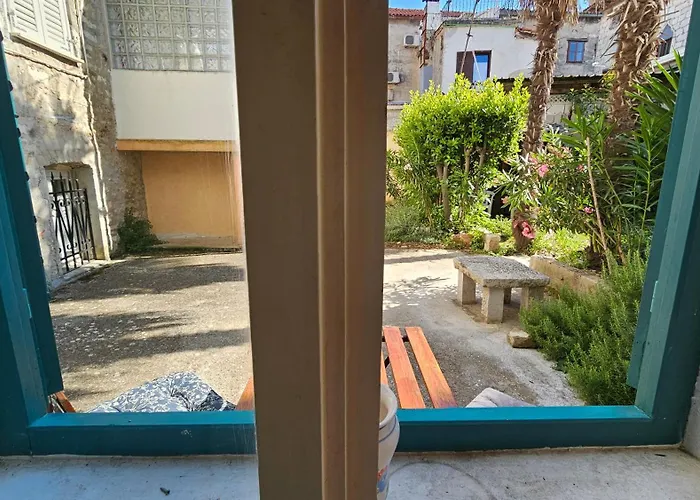 Eufrasiana 波雷奇