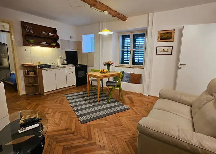 Eufrasiana 波雷奇